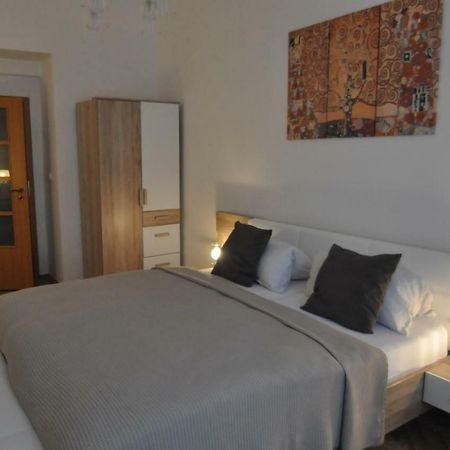 Jirina Appartments Praag Buitenkant foto