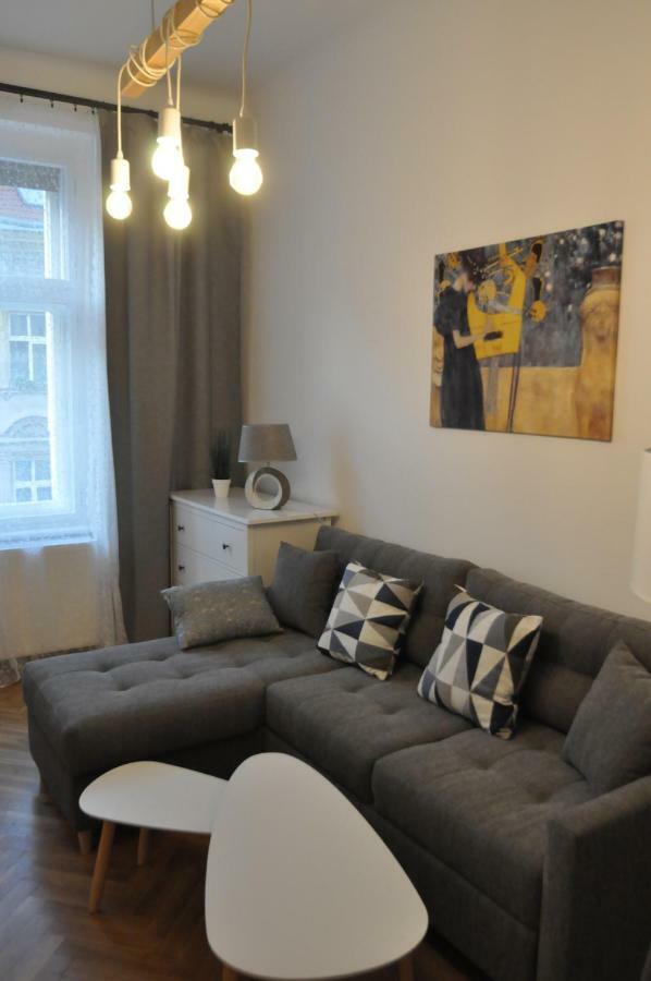 Jirina Appartments Praag Buitenkant foto