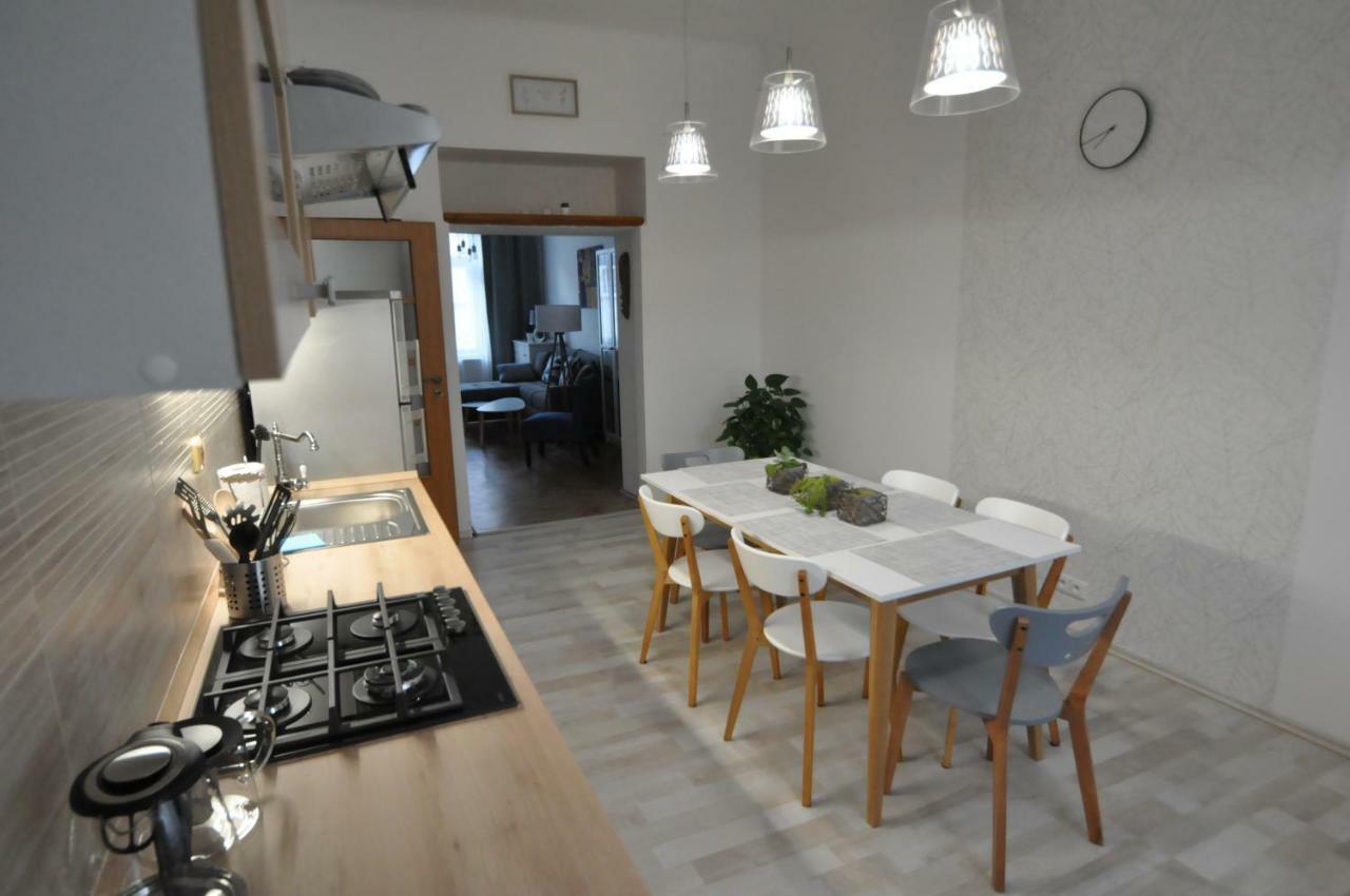 Jirina Appartments Praag Buitenkant foto