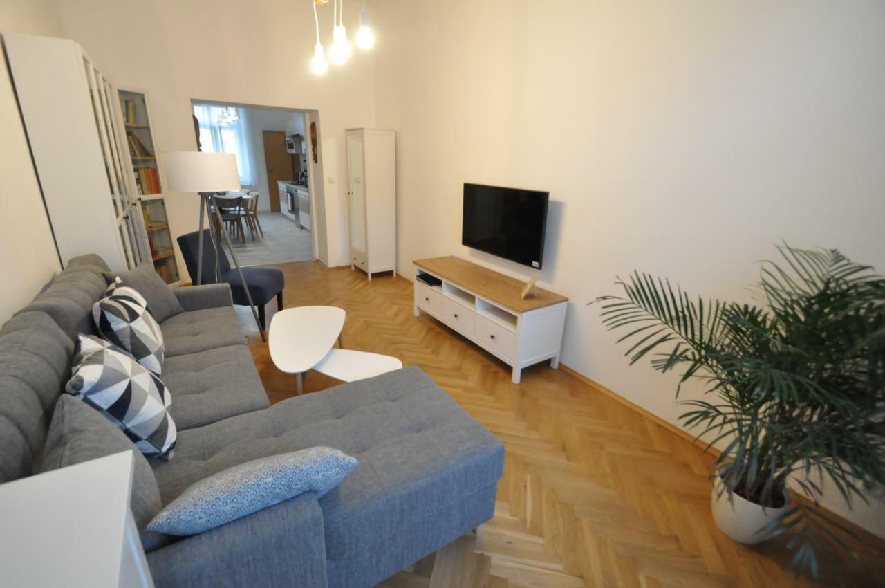 Jirina Appartments Praag Buitenkant foto