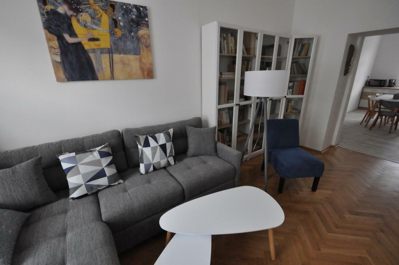 Jirina Appartments Praag Buitenkant foto